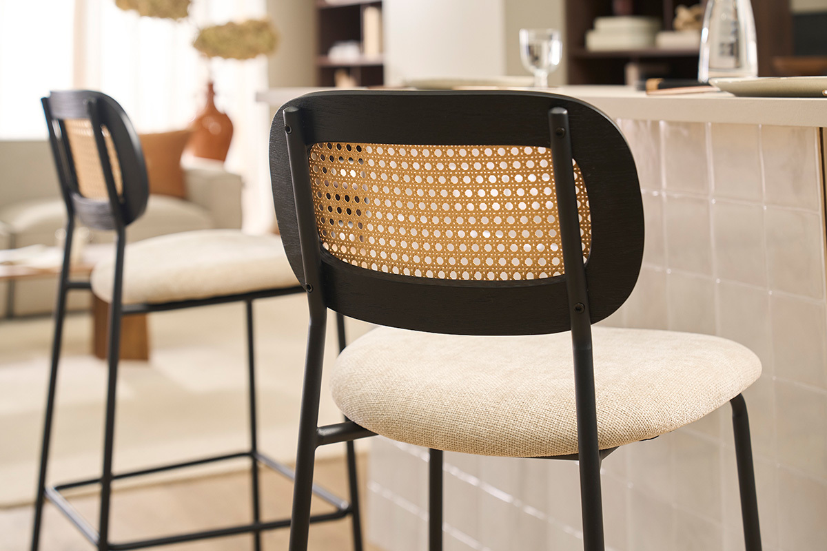 Tabourets design en tissu effet velours textur� beige, m�tal noir et cannage rotin (lot de 2) MIRANDA