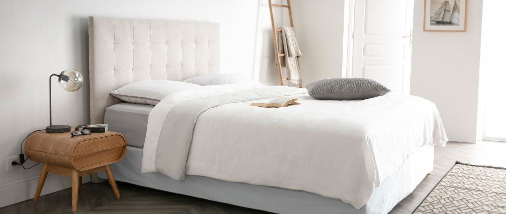 T�te de lit capitonn�e en tissu beige 140 cm HALCIONA