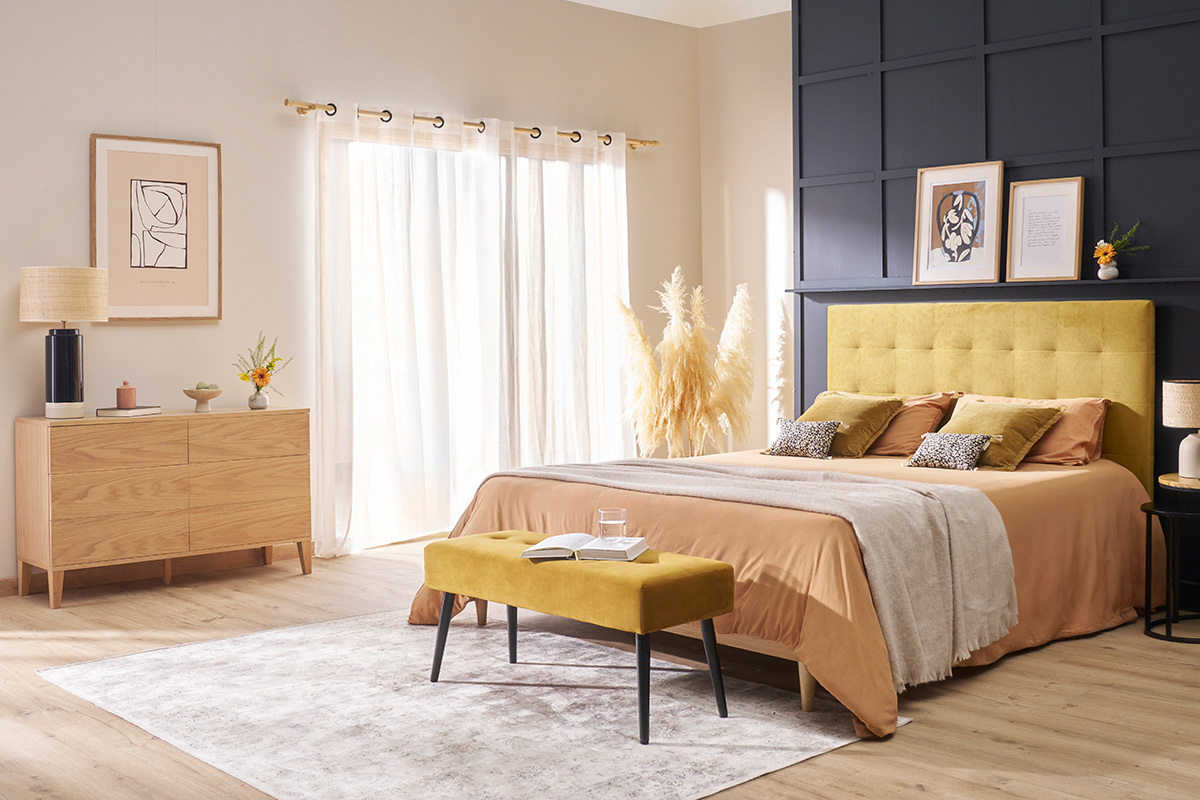 Tte de lit capitonne en tissu velours jaune moutarde L160 cm HALCIONA